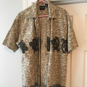 Short sleeve casual button down shirt